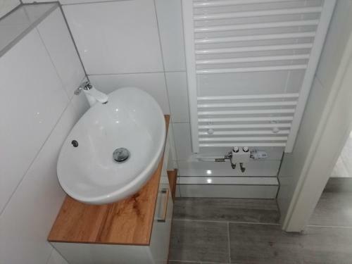 Apartment One Stop To Frankfurt Airport