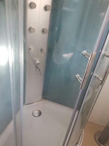 Apartment One Stop To Frankfurt Airport