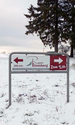 Ferienhaus Am See Im Bergland "schmetterling"