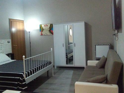 Hostal Meridional Station