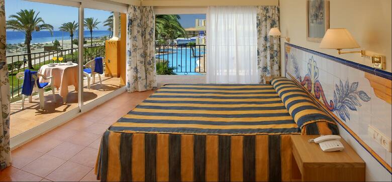 Mediterr�neo Bay Hotel & Resort