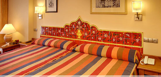 Mediterr�neo Bay Hotel & Resort
