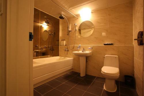 J-top Hotel