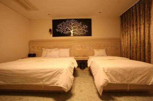 J-top Hotel