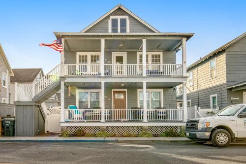 The Shore Cottage & Porch Life