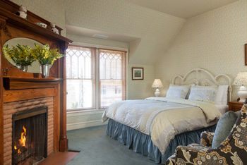 Bed & Breakfast Cheshire Cat Inn