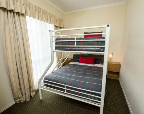 John Pirie Motor Inn