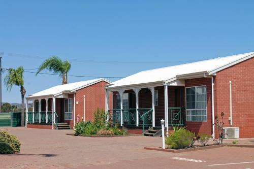 John Pirie Motor Inn