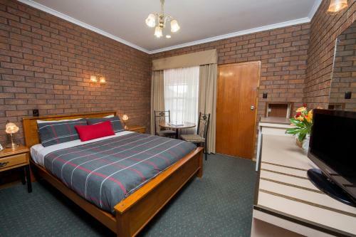 John Pirie Motor Inn