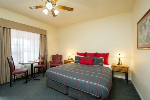 John Pirie Motor Inn