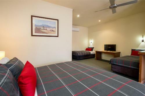 John Pirie Motor Inn