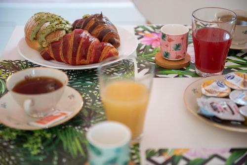 Hostal Altr� Guest House