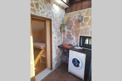 Palo Del Colle Ierva Chiain, Guest House