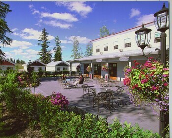 River's Edge Resort