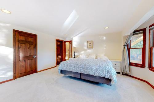 Santuit Pond Retreat