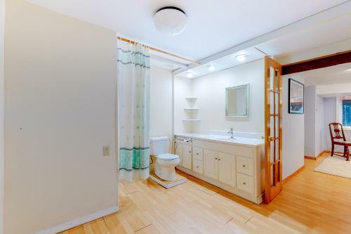 Santuit Pond Retreat