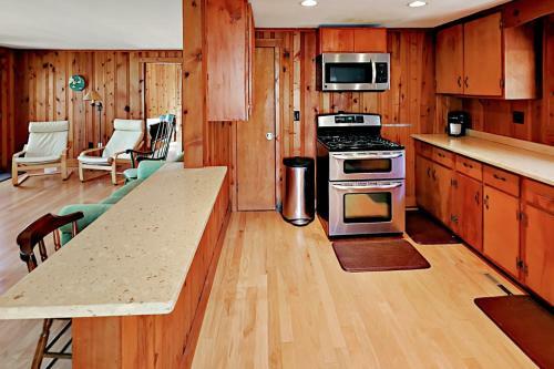 Pickerel Cove Cottage