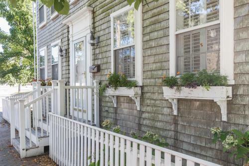 45a Pleasant St