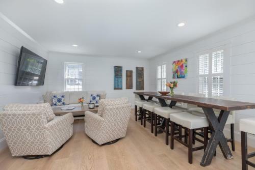 45b Pleasant St