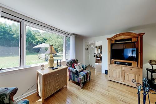 Oak Leaf Cape Cottage