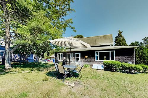 Oak Leaf Cape Cottage