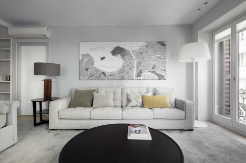 Apartamentos Easo Gros Beach