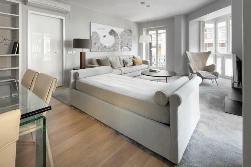 Apartamentos Easo Gros Beach
