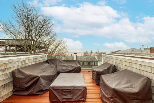 Penthouse On Commercial