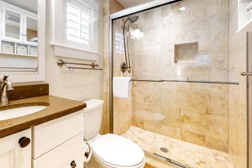 Chic Spacious Home Half A Mile From Commercial Street