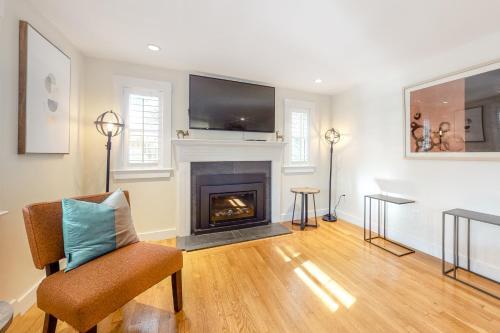 Chic Spacious Home Half A Mile From Commercial Street