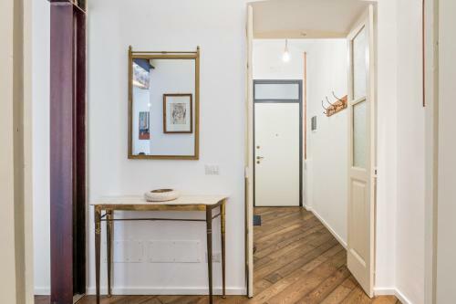 Apartamento Palazzo Della Pilotta Roomy And Quiet Flat