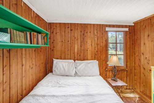 Cedar Cot & Cedar Tot