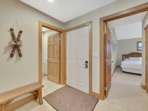 692 Disciples Village Condo