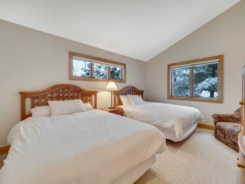 692 Disciples Village Condo