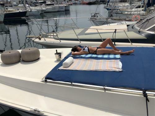 Desir� Charming House Boat