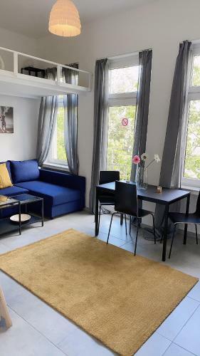 Tiny Modern Apartment Central Cologne