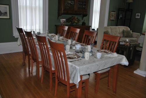 Legacy House Bed And Breakfast