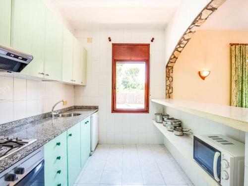 Chic Holiday Home In Playa de Pals With Terrace