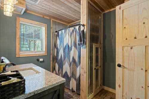 Wine Down Cottage - Summer And Winter Adventures!