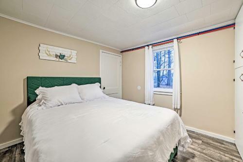 Quaint Frederic Home Ski, Boat And Hike Nearby