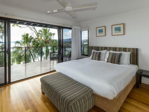 Hotel Shorelines