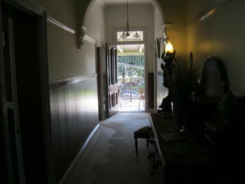 Hostal Heritage Guesthouse