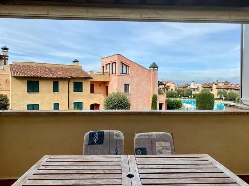 Comfortable Apartment With View On Swimming Pool