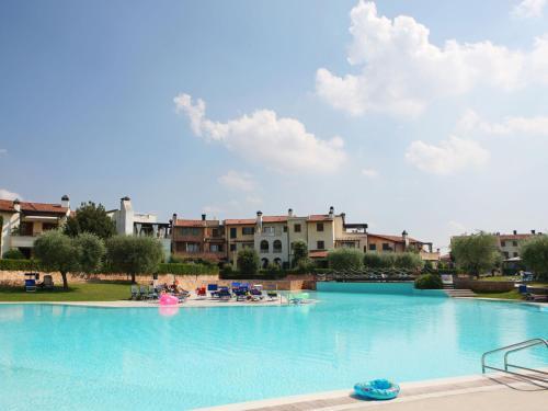 Comfortable Apartment With View On Swimming Pool