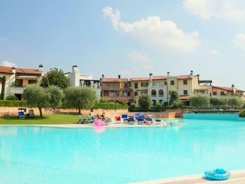 Comfortable Apartment With A Nice View Of The Swimming Pool