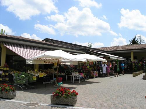Apartments In Peschiera Del Garda 22097