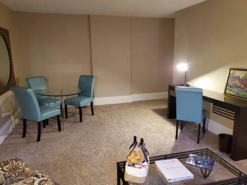 Spacious Apartment In Historic Building Close To Downtown Jackson, Mi