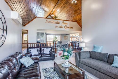Solitude Inn On The Green