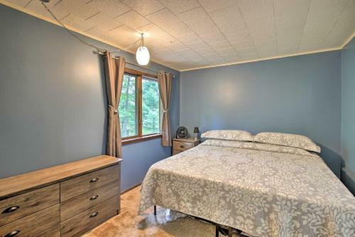 Pet-friendly Ludington Retreat With Fire Pit!