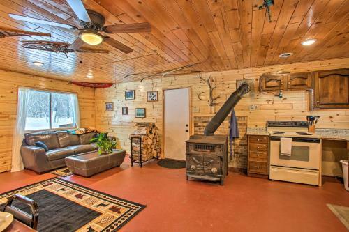Snowmobilers Dream Lodge - 400 Private Acres!